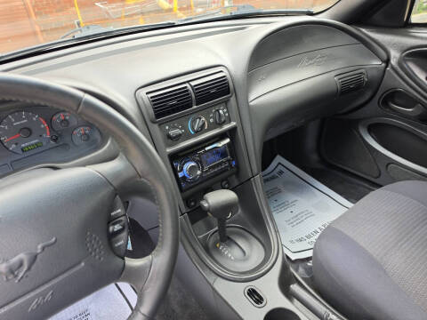 2004 Ford Mustang