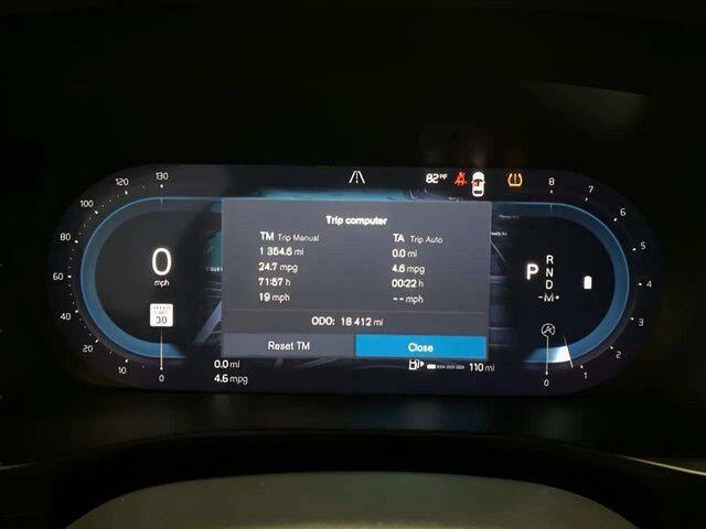 2025 Volvo XC40 B5 Plus Bright Theme