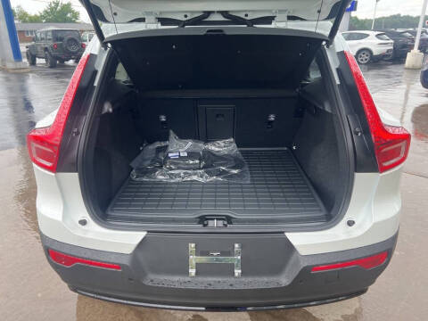 2026 Volvo XC40 B5 Core