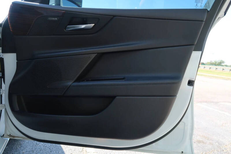 2017 Jaguar XE 35t First Edition