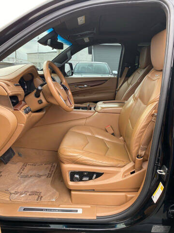 2017 Cadillac Escalade ESV Platinum