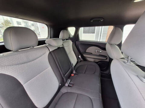 2016 Kia Soul +