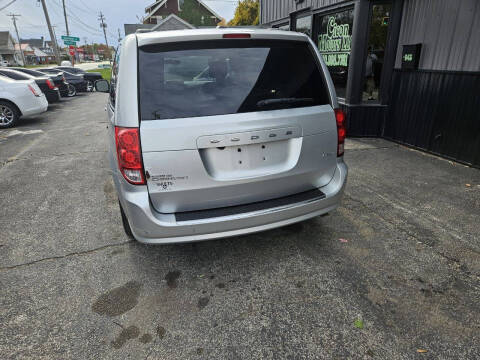 2011 Dodge Grand Caravan Crew