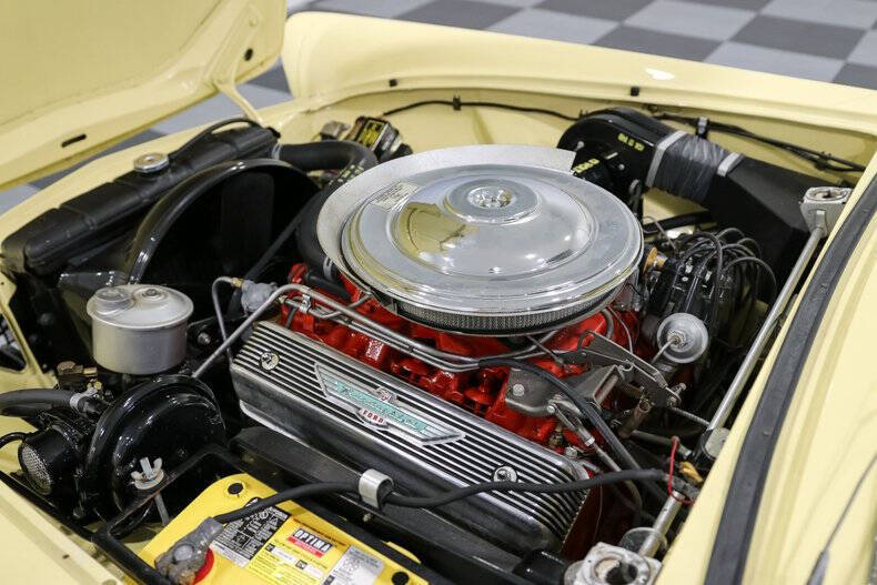 1957 Ford Thunderbird