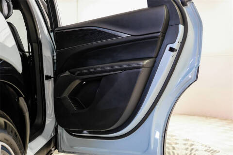 2024 Cadillac LYRIQ Luxury 1