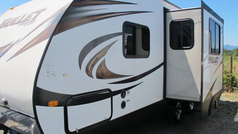 2014 Keystone BULLET 212RBS SLIDE OUT for sale at Oregon RV Outlet LLC - Travel Trailers in Grants Pass OR