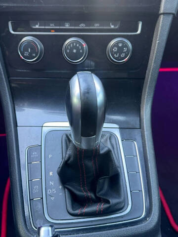 2017 Volkswagen Golf GTI S