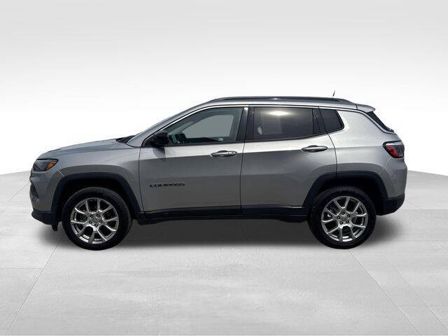 2022 Jeep Compass Latitude Lux