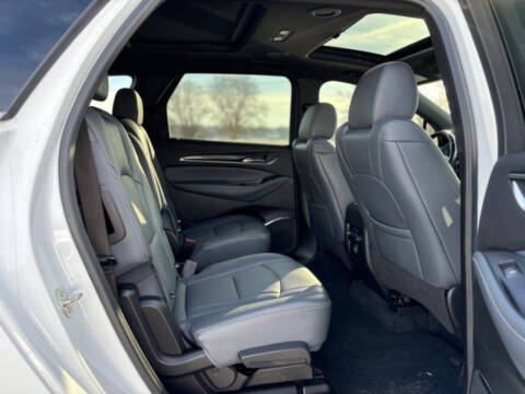 2022 Buick Enclave Essence