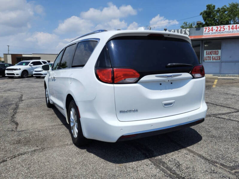 2019 Chrysler Pacifica Touring L