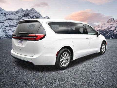 2027 Chrysler Pacifica Select