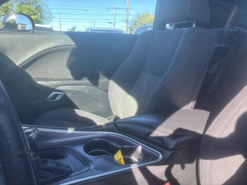 2015 Dodge Challenger SXT