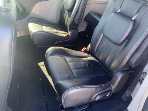 2014 Chrysler Town and Country Touring