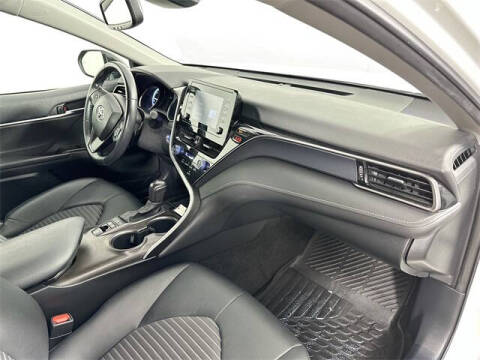 2023 Toyota Camry Hybrid SE