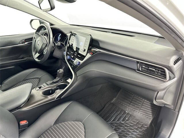 2023 Toyota Camry Hybrid SE