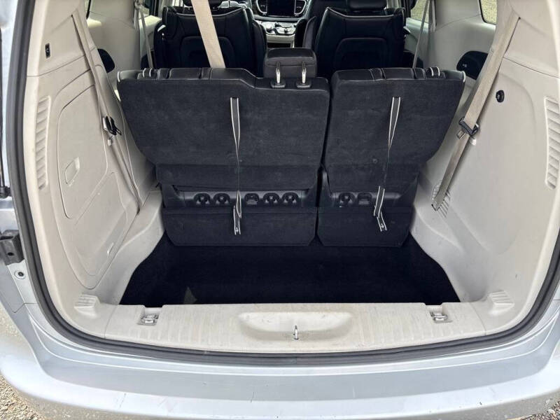 2023 Chrysler Pacifica Plug-In Hybrid Limited