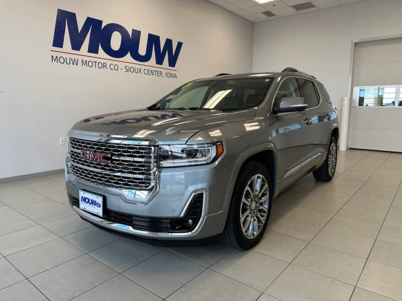 2023 GMC Acadia Denali