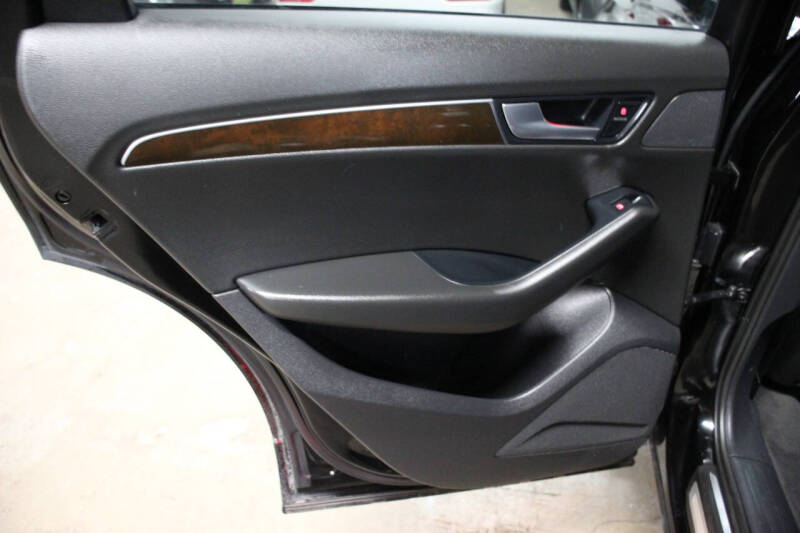 2011 Audi Q5 2.0T quattro Premium Plus