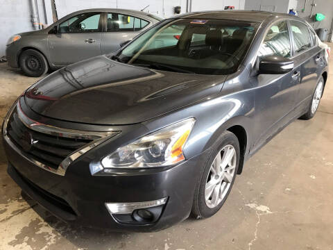 2013 Nissan Altima for sale at Square Business Automotive in Milwaukee WI