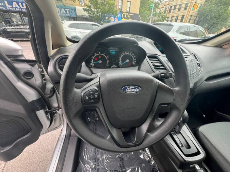 2017 Ford Fiesta SE