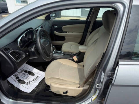 2013 Chrysler 200 LX