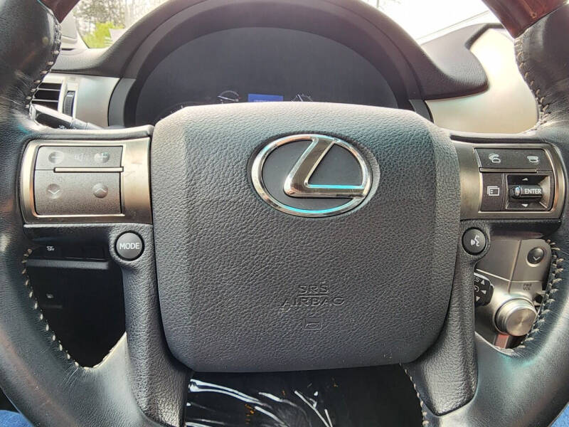 2011 Lexus GX Base photo 20