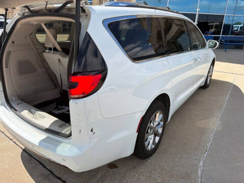 2021 Chrysler Pacifica Touring L