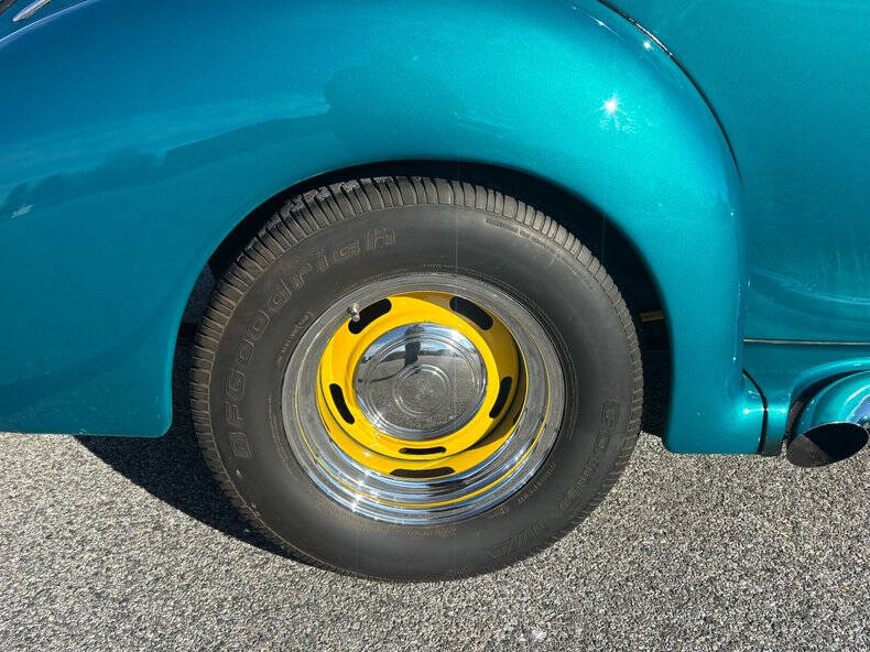1939 Ford Deluxe