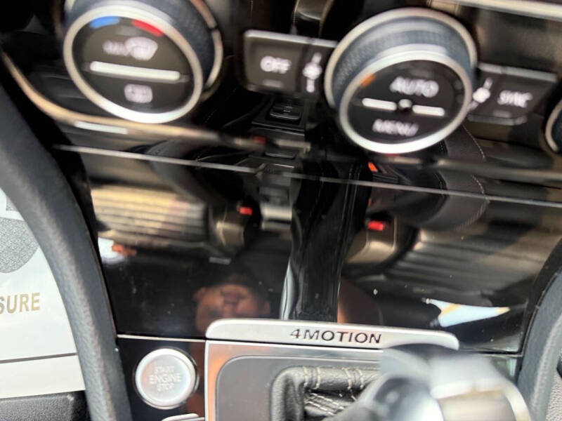 2015 Volkswagen Golf R 4Motion