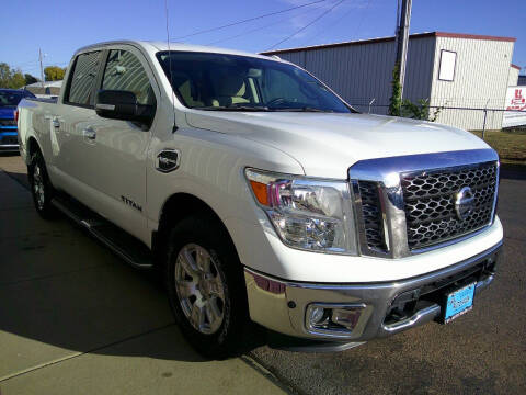 2017 Nissan Titan SV