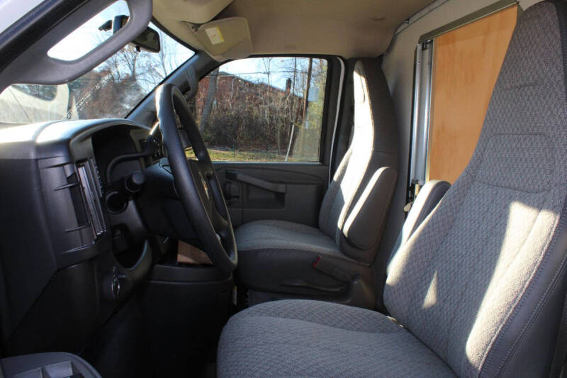 2025 Chevrolet Express 3500