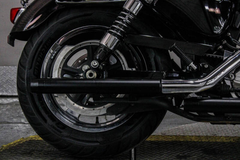 2015 Harley-Davidson Sportster 1200 Custom