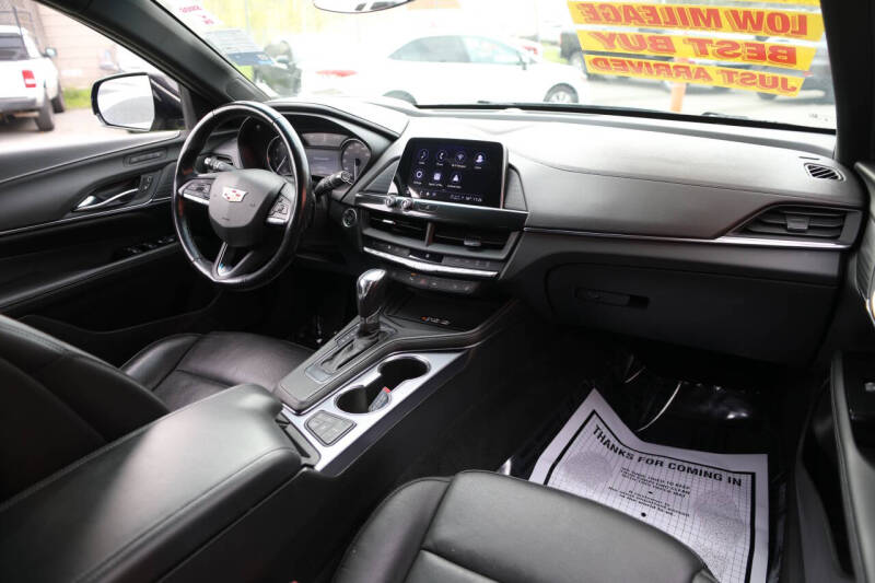 2023 Cadillac CT4 Premium Luxury