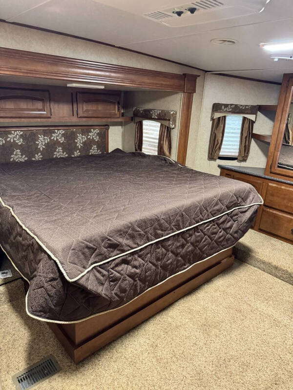 2012 Forest River V-Cross