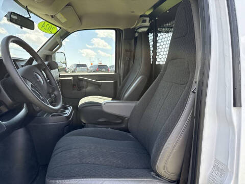 2024 GMC Savana 2500