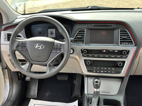 2017 Hyundai Sonata Hybrid SE