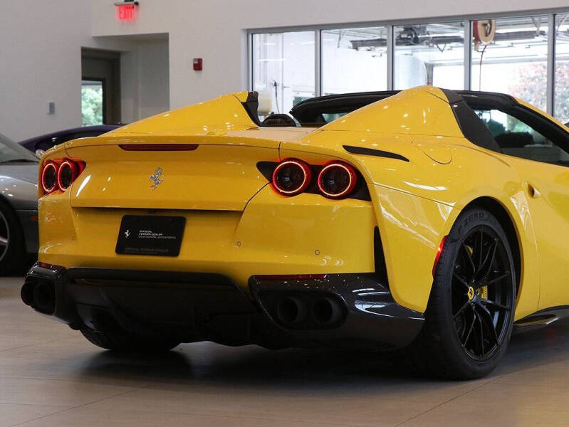 2021 Ferrari 812 GTS