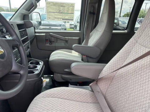 2025 Chevrolet Express 3500