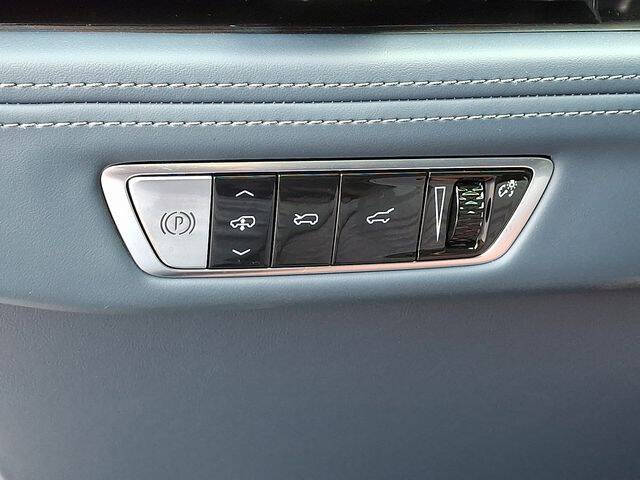 2025 Cadillac Escalade IQ Sport 2