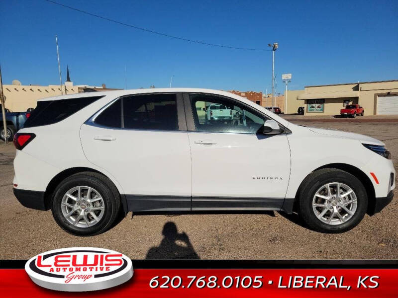 Used 2022 Chevrolet Equinox LT with VIN 3GNAXKEV2NL193866 for sale in Liberal, KS