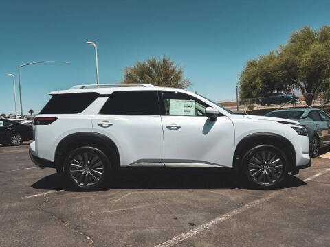 2025 Nissan Pathfinder SL