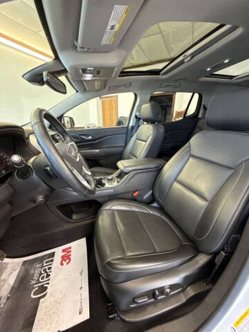 2023 GMC Acadia SLT