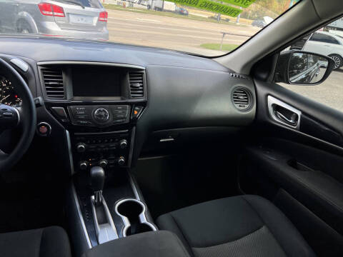 2017 Nissan Pathfinder S