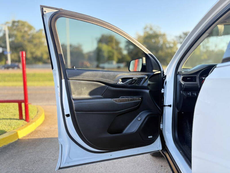 2022 GMC Acadia Denali