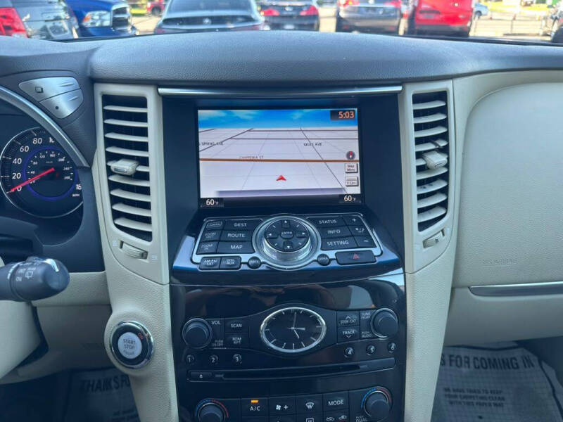 2011 Infiniti FX35