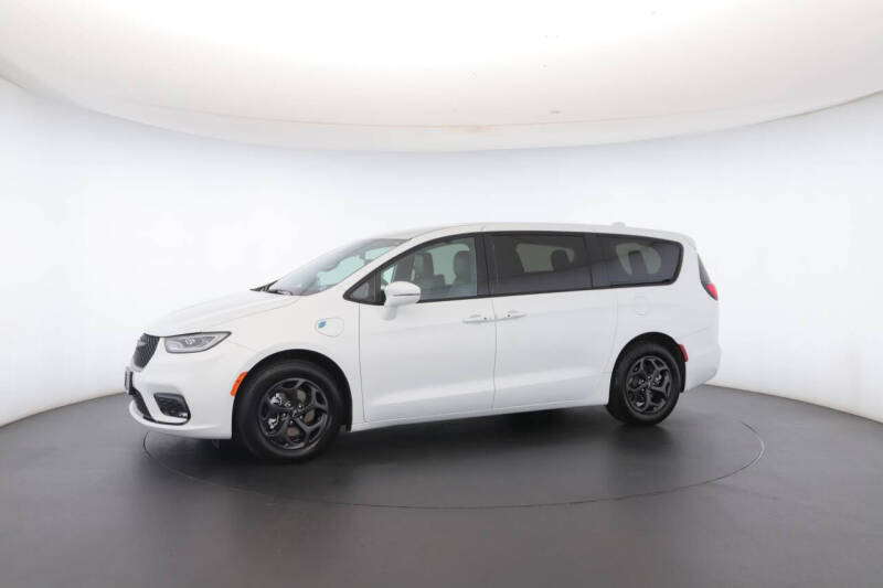 2022 Chrysler Pacifica Hybrid Touring L