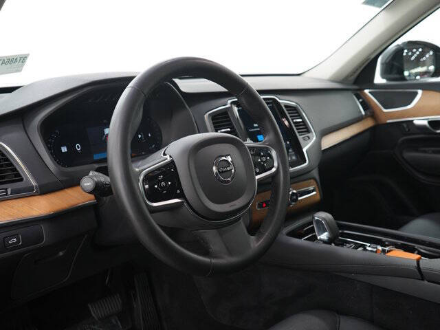 2024 Volvo XC90 B6 Core Bright Theme