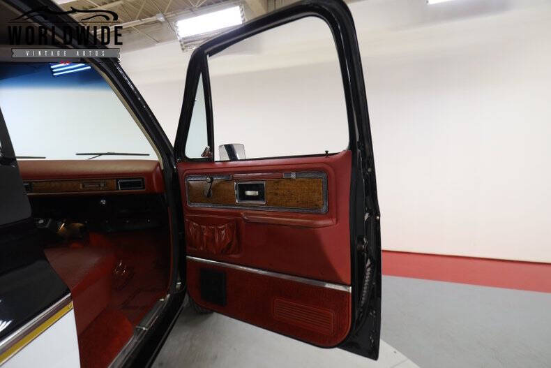 1977 Chevrolet Suburban