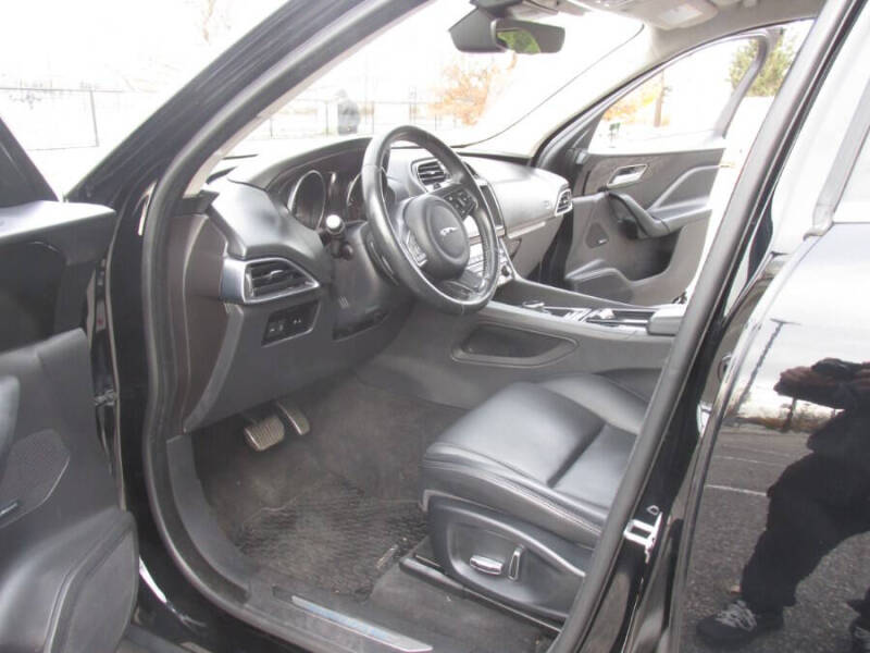 2019 Jaguar F-PACE 25t Premium