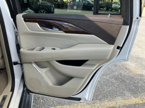 2016 Cadillac Escalade Luxury Collection